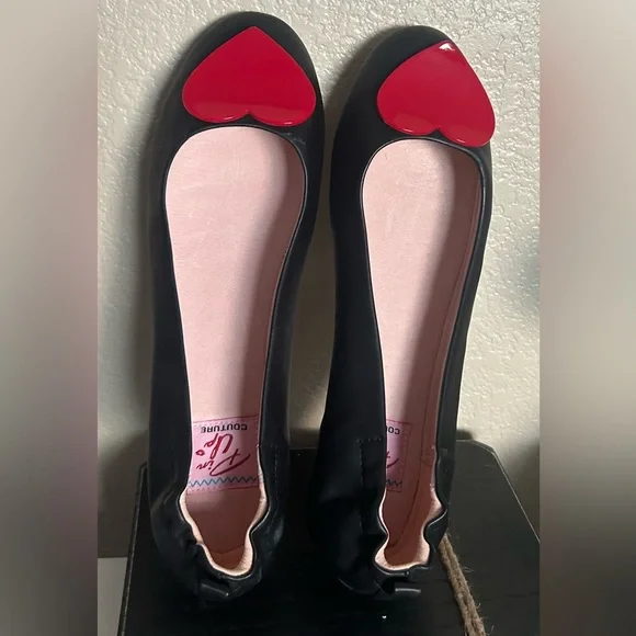 SIZE 8 Women's Black and Red Heart Flats - Picture 9 of 9